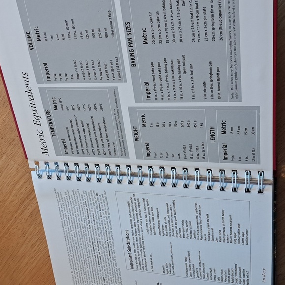 288 page Readers digest ultimate christmas project book - Picture 3 of 4